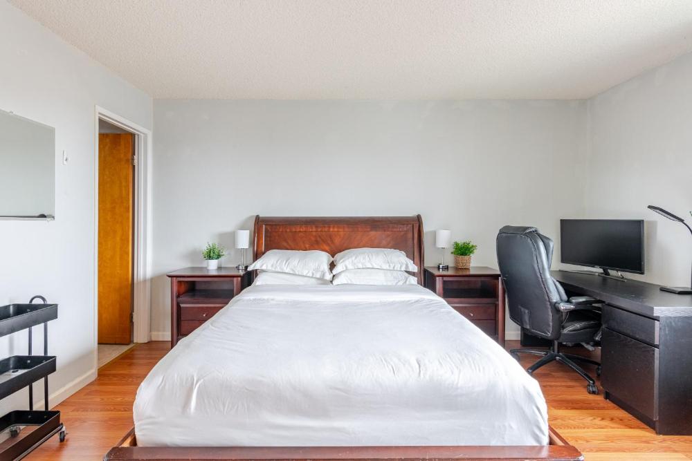 Three-Bedroom Apartment with Ocean View interior
